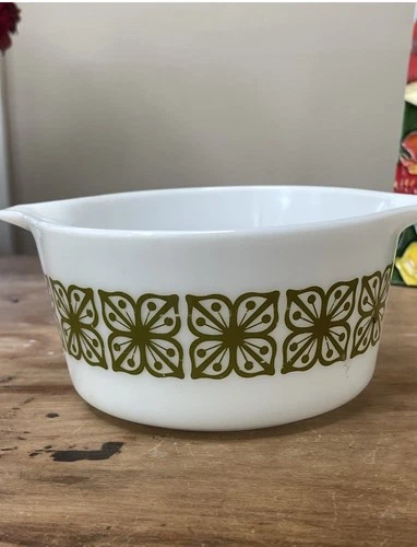 Vintage Pyrex Green Square Verde Flower  1  QT Bowl  #473