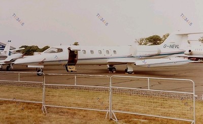 1991 Aviation Photograph Learjet 35A Flugzeugzulassung G-NEVL. business jet