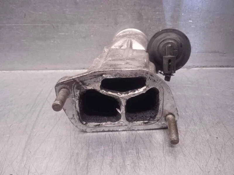 4B0145950P corps de papillon pour AUDI A6 AVANT (4B5) 2.5 V6 24V TDI CAT 4342128 - Photo 3/4