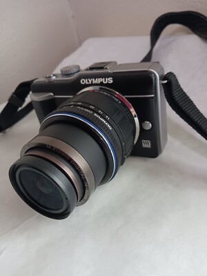 Olympus PEN E-PL1 12.3MP 14-42mm M.Zuiko Lens + Charger & Two