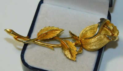 Lisner Niedliche Vintage Brosche Mit Goldton Glänzend Rose 12K 69