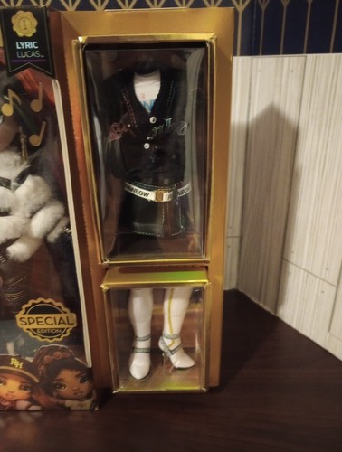Rainbow High Rockstar Lyric Lucas Fashion Doll nuova con scatola, scatola leggermente danneggiata - Foto 5 di 7