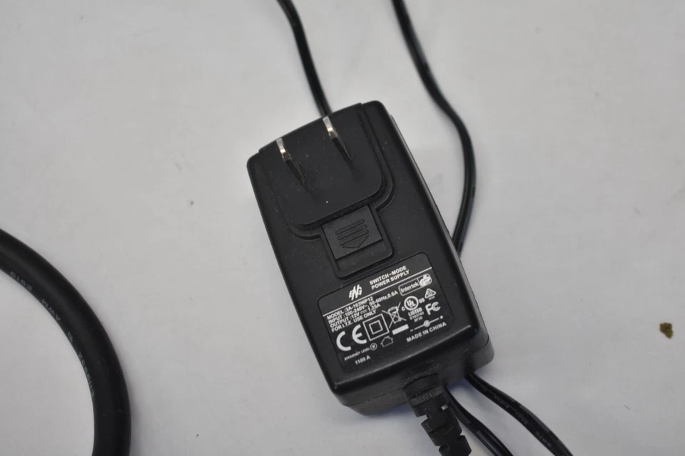 Divisor de conmutador de video matriz VGA StarTech 2x2 con cables y cables ST222MXA Foto 4 de 4