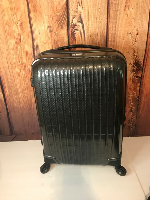 hartmann innovaire global carry on spinner