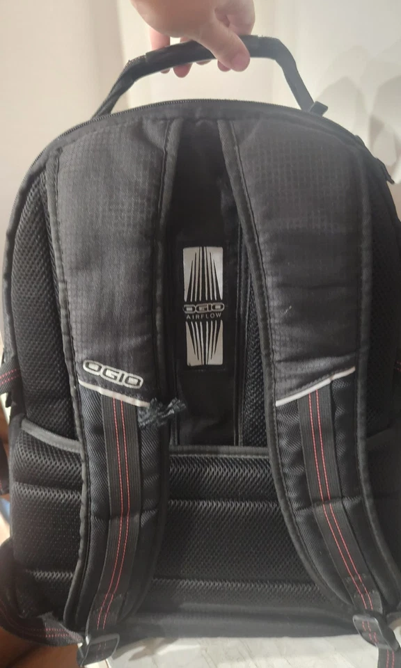 Mochila OGIO Airflow preta para laptop tablet vários compartimentos - Imagem 4 de 4