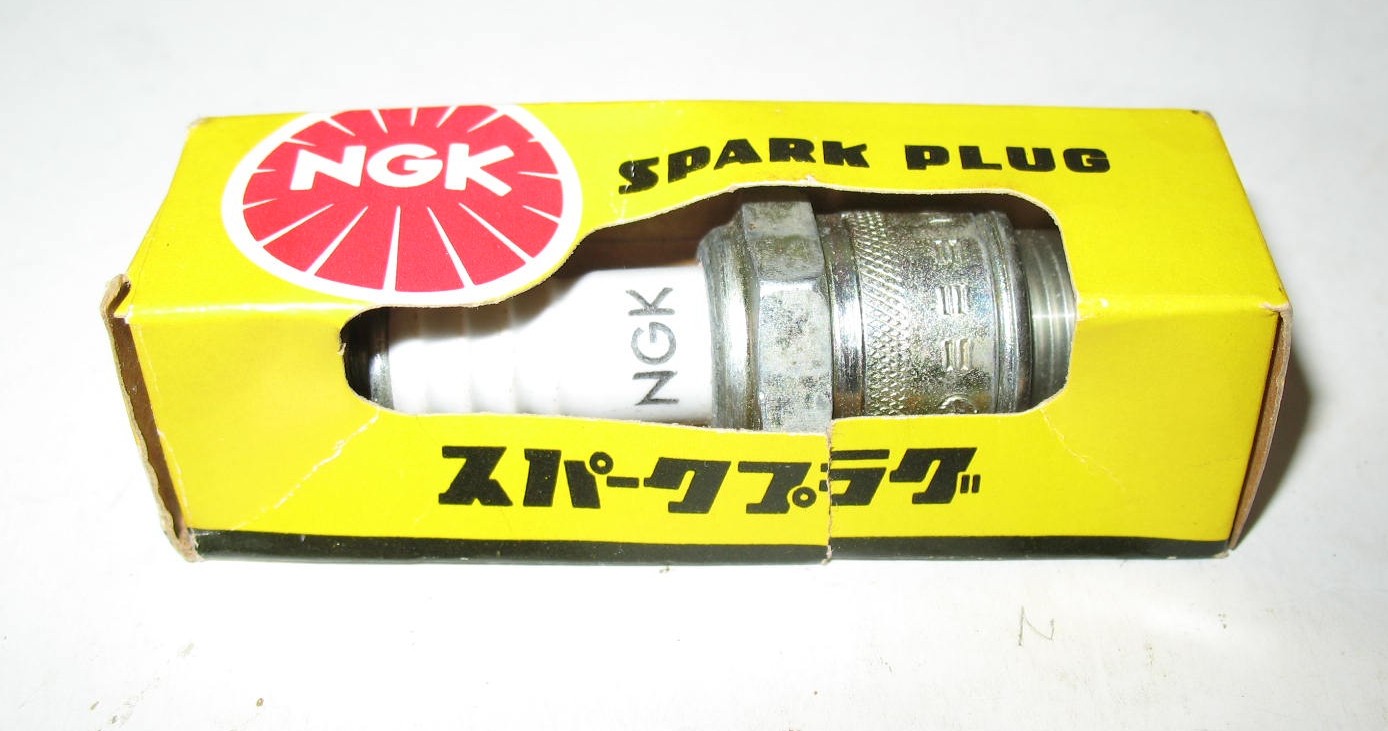 ORIGINAL VINTAGE B7HZ / B-7HZ  NGK SPARK PLUG in BOX
