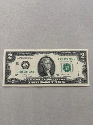 USA $2 UNCIRCULATED NOTE 2007. Lucky dollar ! - Image 1 of 2