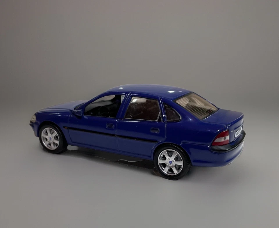 Opel Vectra B Modellauto IXO 1:43 Opel Sport Sportfelgen Blau - Bild 4 von 4
