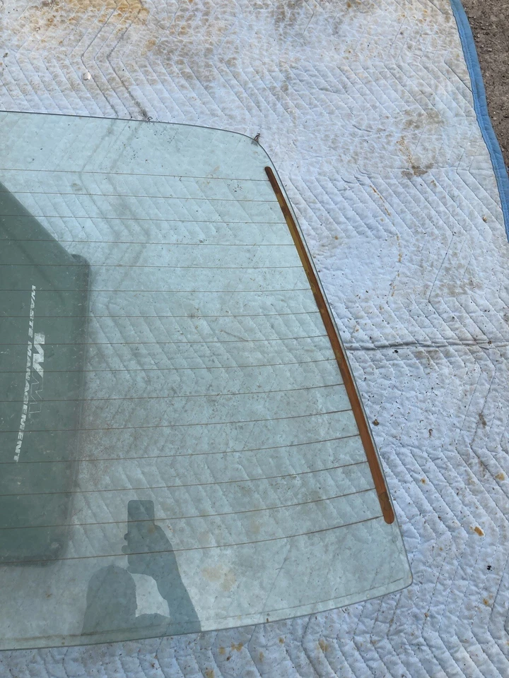 1982-1994 BMW E30 318i 325i Rear Window Glass Windshield Back Coupe OEM #2241M - Image 3 of 4