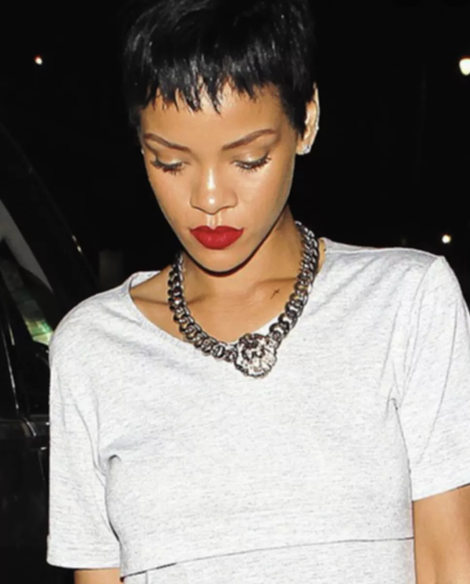 Rihanna着用　MELODY EHSANI  ライオンNECKLACE