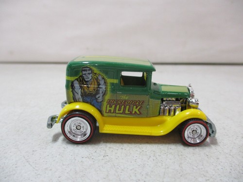Hot Wheels Premium Incredible Hulk Panel Truck - Picture 3 of 6