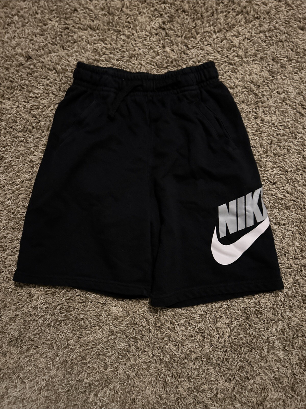* EUC * BLACK NIKE SPORTSWEAR CLUB FLEECE SHORTS BOYS XL NIKE SHORTS