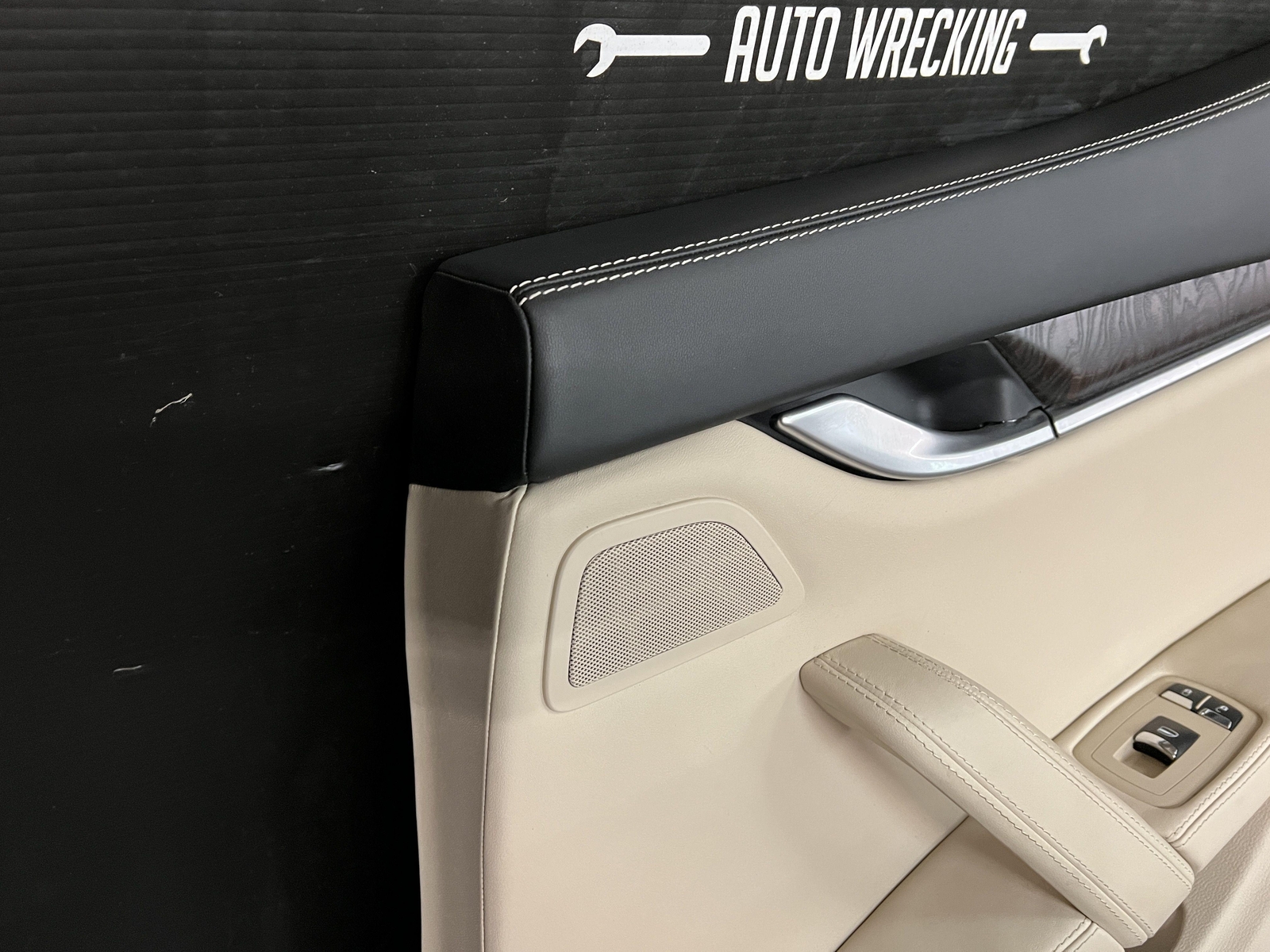 14-17 MASERATI GHIBLI REAR PASSENGER INTERIOR DOOR TRIM PANEL TAN / BLACK WOOD