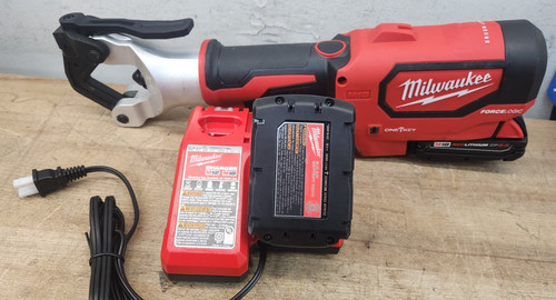 Milwaukee 2877-20 Dieless Single Point Crimper Head w/ Charger & Extra Battery
