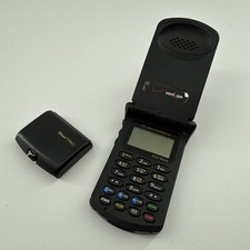VINTAGE RETRO MOTOROLA STARTAC ST7868W FLIP CELL PHONE DUAL BAND Untested
