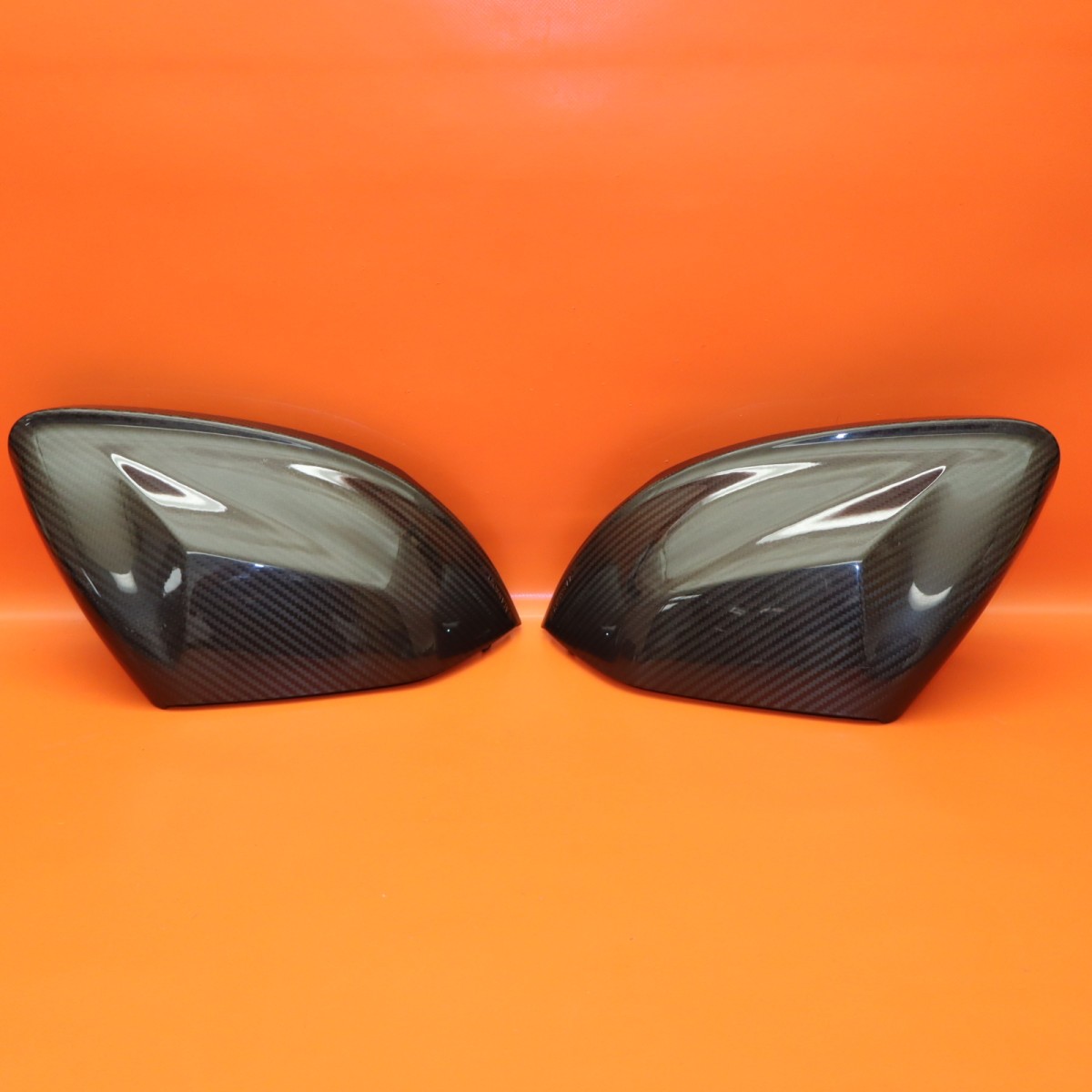 Lamborghini Urus 2019-2023 Right Mirror cover P/N 4M8857528A