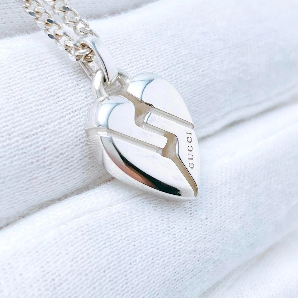 GUCCI Sterling Silver Heart Knot Pendant Necklace Kihei Japan Near Mint - Image 2 of 4