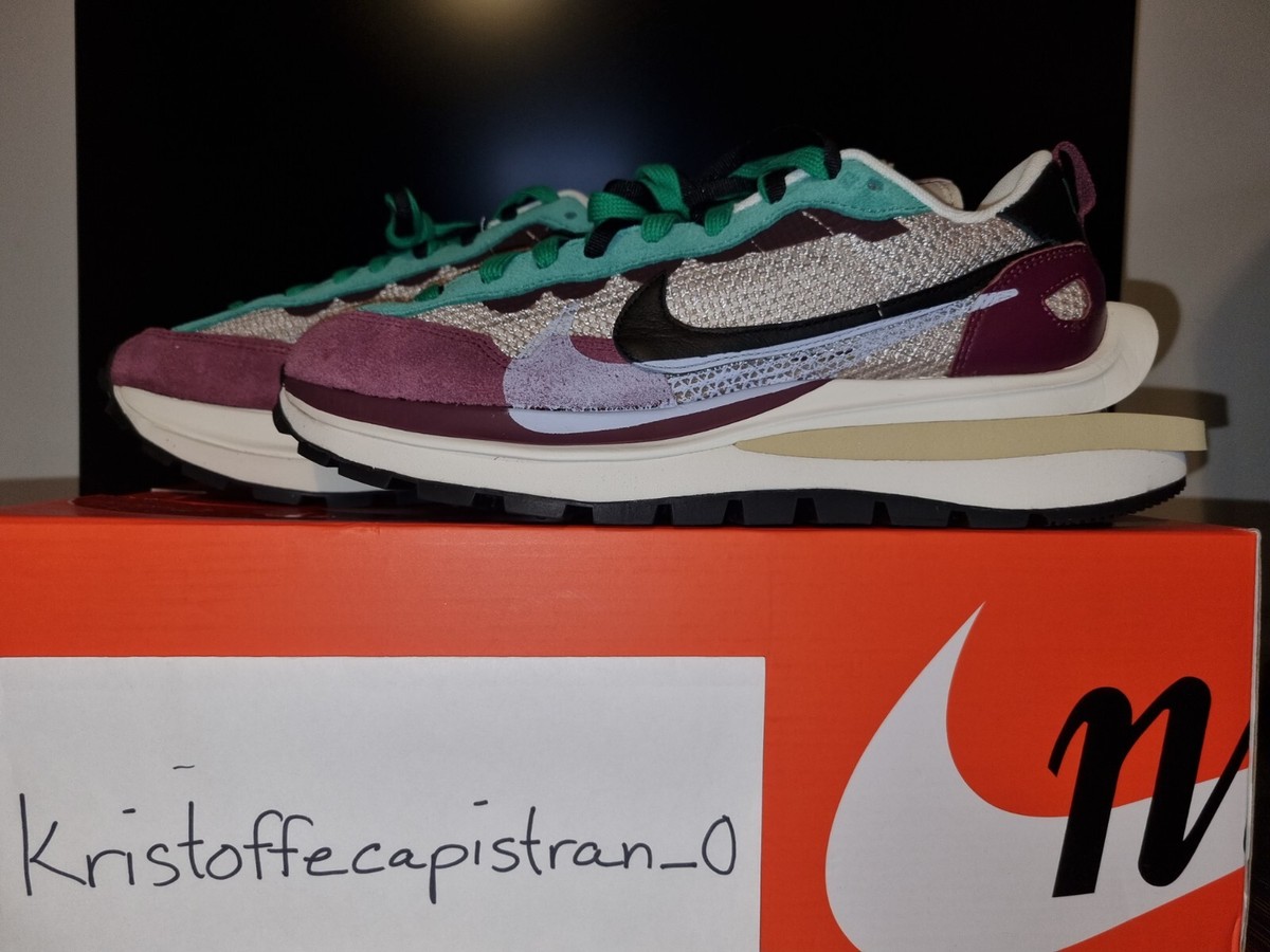 nike sacai vaporwaffle black villain red