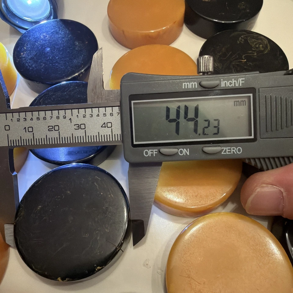 30 VTG  Bakelite Catalin Backgammon Checkers Butterscotch &black yellow 765Gr - Image 2 of 4