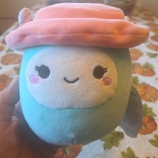 NWT 5  Squishmallow - Yollie the Yeti with Pink Bucket Hat Plushie Stuffie