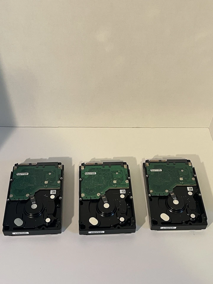 3 Used Seagate Cheetah 300GB 15K.7 3.5" SAS Hard Drives ST3300657SS 9FL066-008 - Image 2 of 4