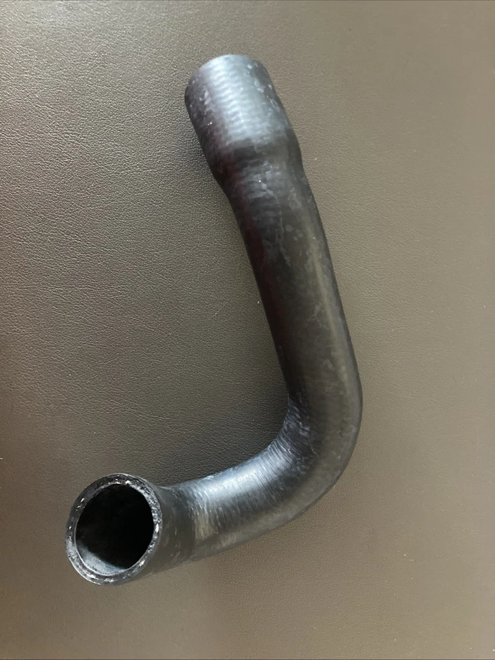 ALFA ROMEO 750/101 Giulia Sprint、Berlina、SS SZ- 下散热器软管 — 第 2/4 张图片