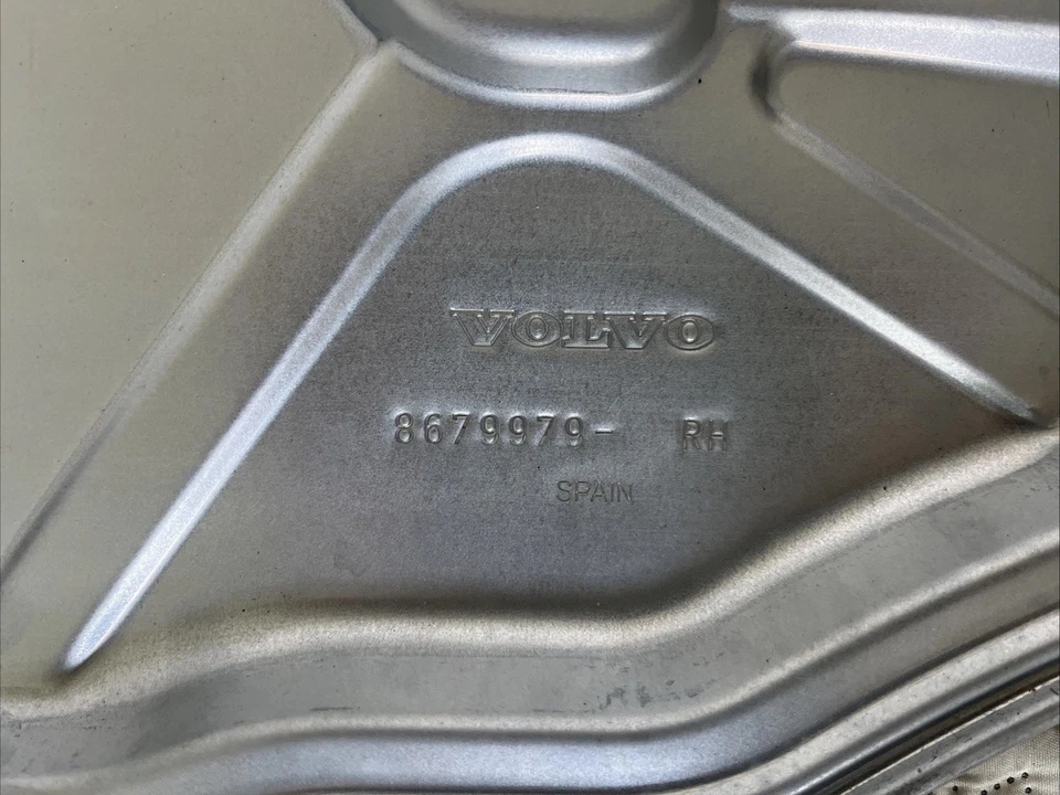 2010–2013 Volvo C30 Front Right Window Regulator Board -  8679979 ✅ - Image 2 of 3