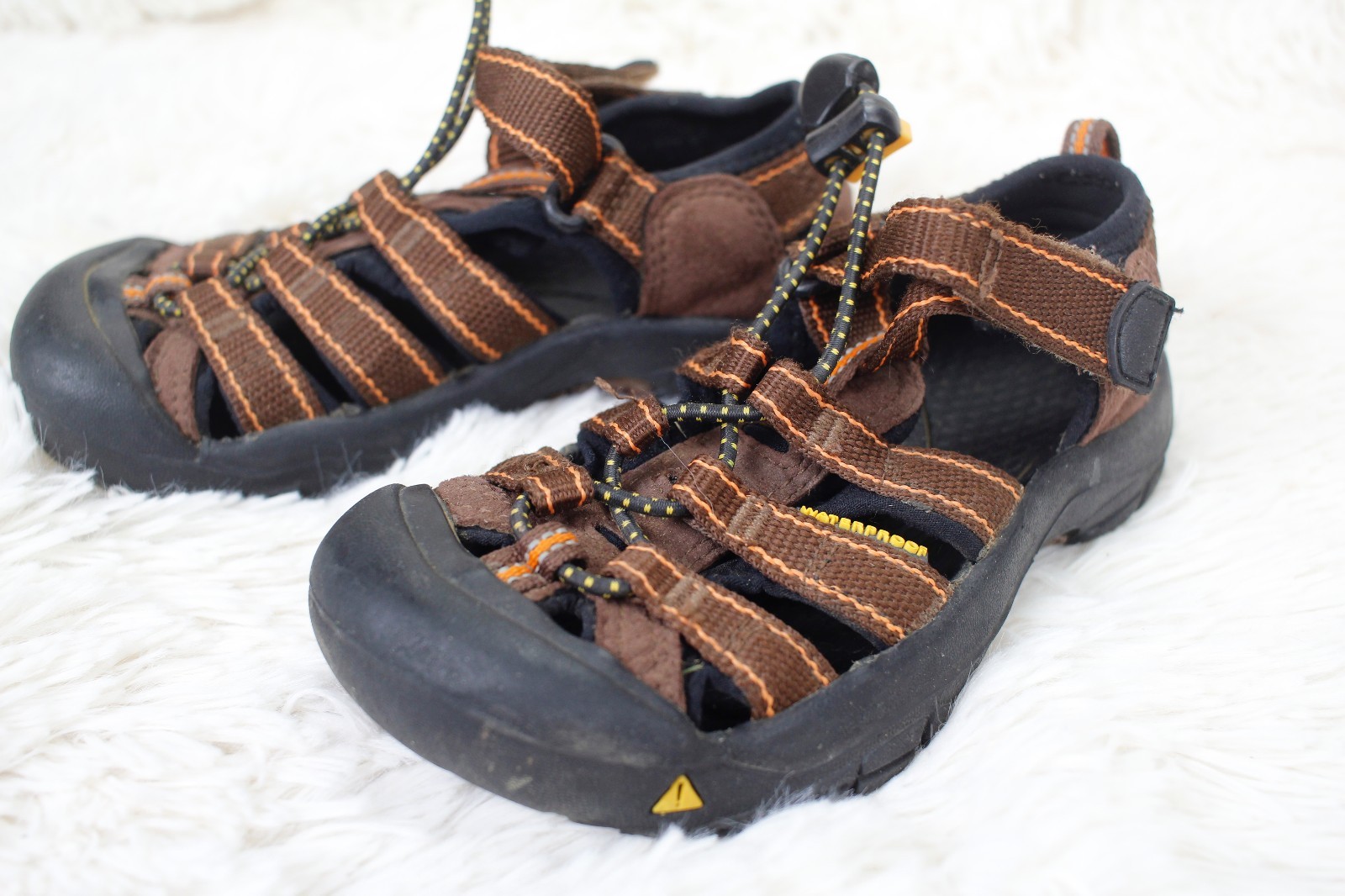 Sandali con cinturino Keen Newport scarpe impermeabili bambini taglia 11 ragazzo ragazza marrone