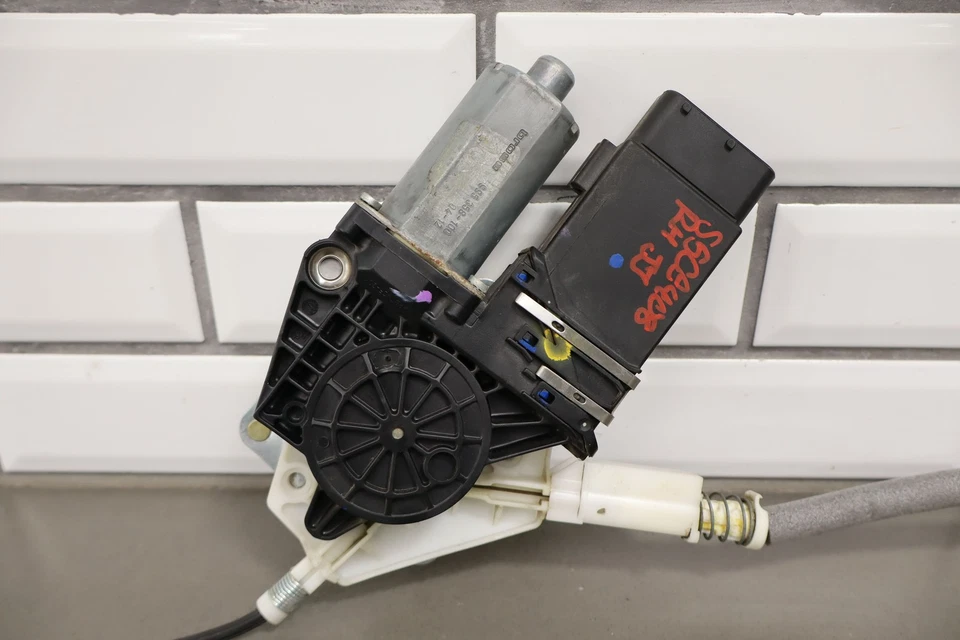 2005-2013 C6 Corvette Right Passenger OEM Window Regulator W/Motor - Image 2 of 4