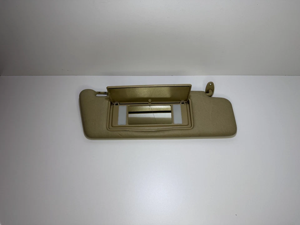 Mercedes Benz W124 C124 E320 300D Beige sunvisor with illuminated mirror OEM - Image 2 of 4