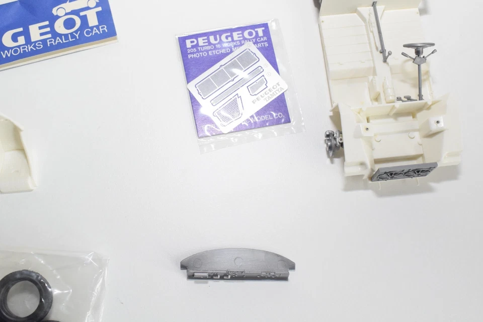 B88 1:24 TAMIYA 2454 PEUGEOT 205 TURBO 16 WORKS RALLY CAR EXHIBI - Photo 4/4