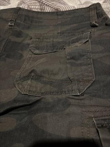 Union Bay Cargo Shorts 36 Tag Men’s NWT Black/Gray/green Shorts Vintage Fits 36 - Picture 5 of 8