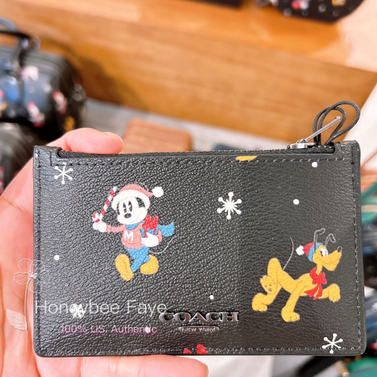 Disney✖︎coach ZIP CARD CASE ミッキー カードケース Coach Disney X Coach Zip Card Case With Holiday Print