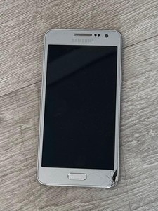 Samsung Galaxy A3 SM-A300F/DS - 16GB - Perlweiss (Dual SIM) (Ohne Simlock)
