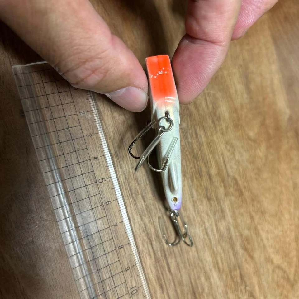 Señuelo antiguo grande Finman Silver Pearl para lubina bagre lubina usado Foto 4 de 4