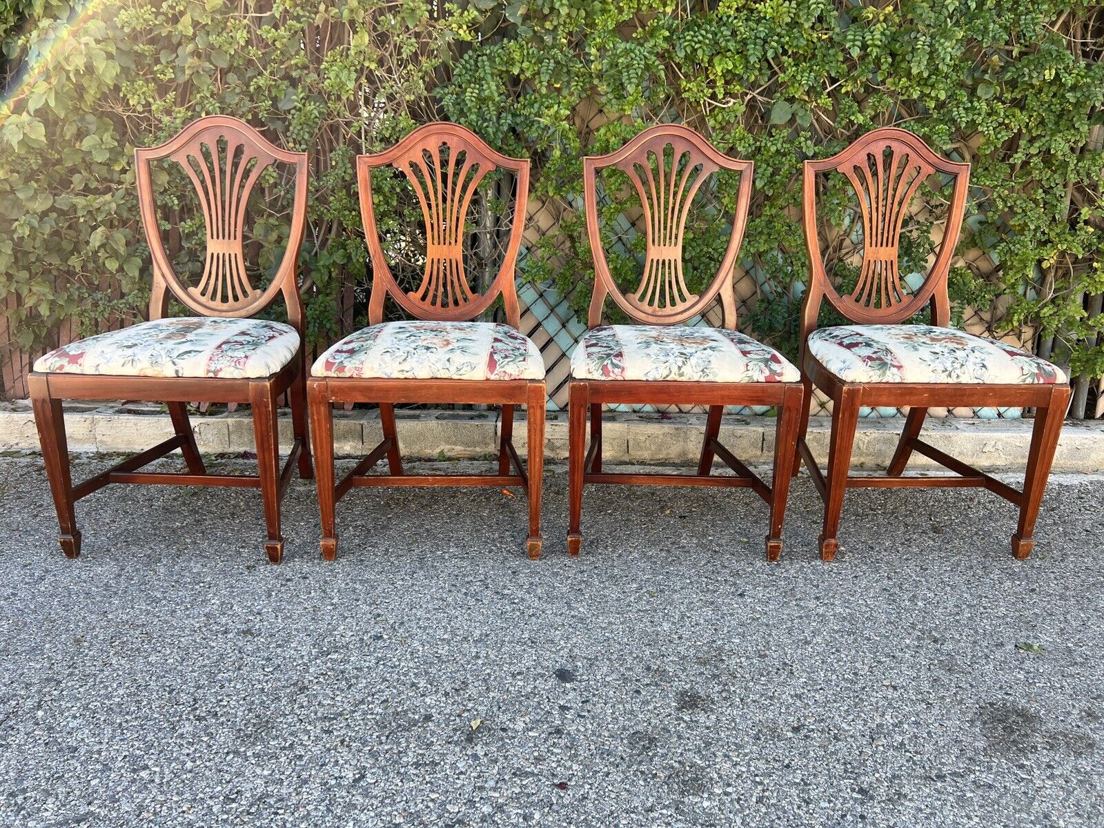Four CHAIRS MAHOGANY SHIELD BACKS Chair Set Duncan Phyfe Styled