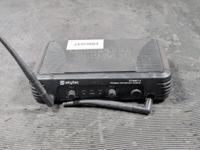 STWM712 Wireless Microphone Receiver - Working, Signs of Use