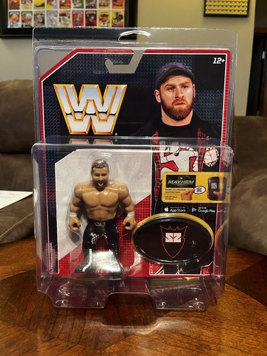 WWE Retro Series 4 Sami Zayn w/case *GREAT CONDITI...