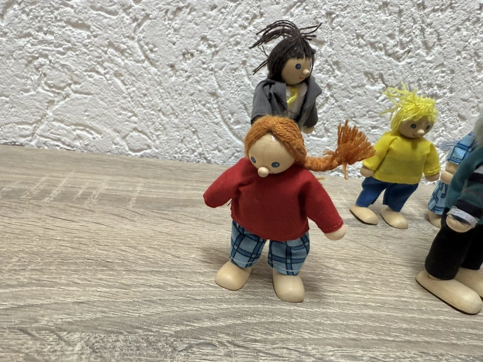goki Biegepuppen "City Familie" 6-tlg. Set für Puppenhaus, Holz - Bild 4 von 4