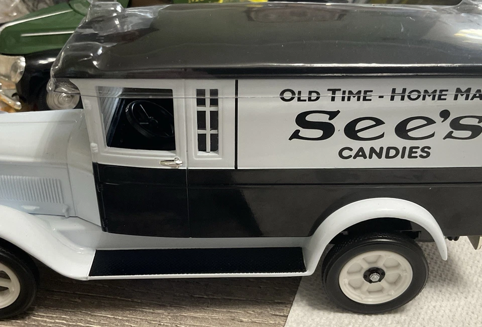 1927 Graham Brothers See’s Candies Delivery Truck ERTL Die-Cast Bank NEW no box - Image 4 of 4
