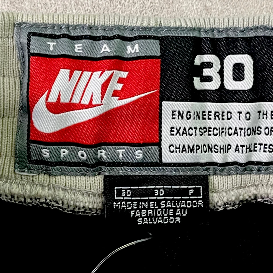 San Antonio Spurs Nike Authentic NBA Game Shorts Mens size 30 - Image 3 of 4