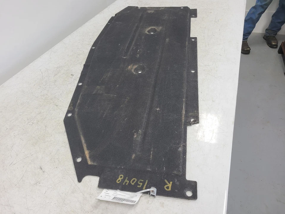 2017-2020 Ferrari Portofino OEM PASSENGER SIDE LATERAL UNDERTRAY PART# 767969 Foto 4 de 4