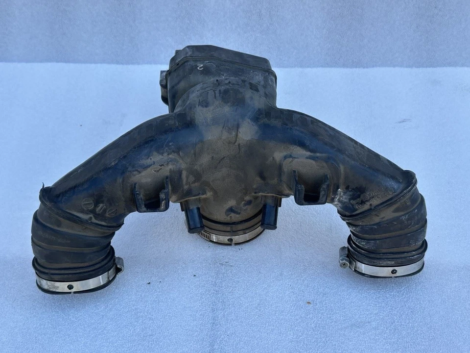 2010 2011 2012 LEXUS LS460 AIR INTAKE HOSE PIPE 17893-38011 - Image 3 of 4