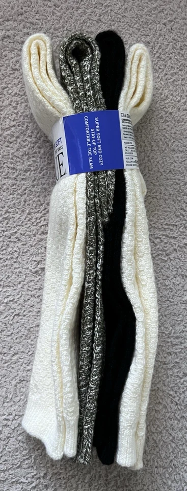 Hue super soft cable ladies boot socks 4pack cream/blk/green New in Pack - Image 2 of 4