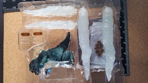 Bandai S.H. MonsterArts 2012 Baby Little Godzilla & Crystal Action Figure 73666 - Picture 15 of 24