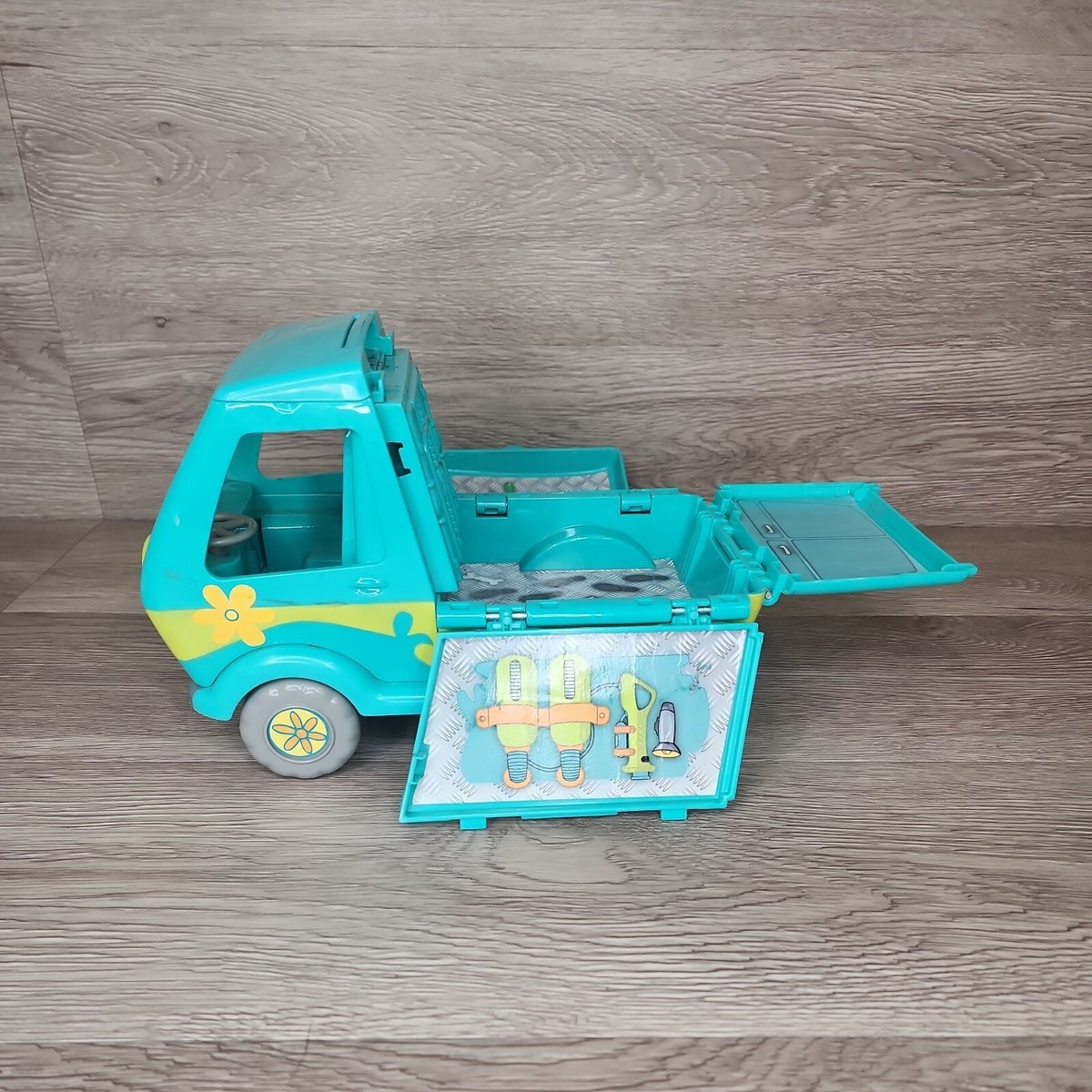 SCOOBY-DOO MYSTERY MACHINE Van Playset Hanna Barbera 50th Anniversary