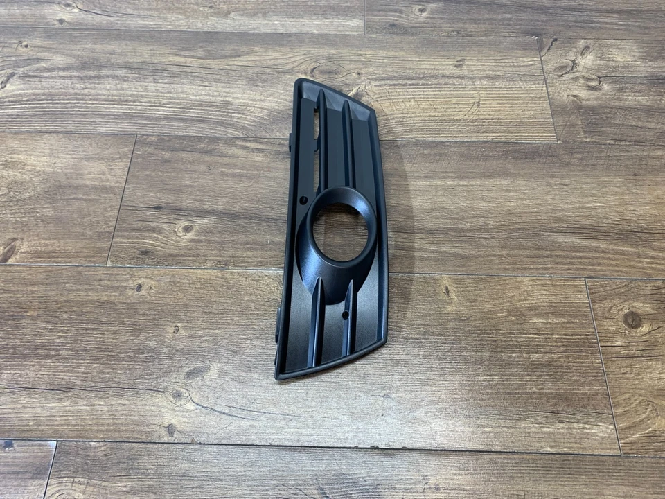 2009-2012 Volkswagen CC Front Bumper Lower Outer Grille Cover Left Side *NOTE* - Image 3 of 4