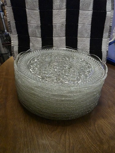 Vintage Wexford dinner plate manufactured by Anchor Hocking