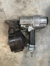 Hitachi Metabo HPT NV65AH2 2.5" Air Powered Contact Coil Siding Nailer Nail Gun