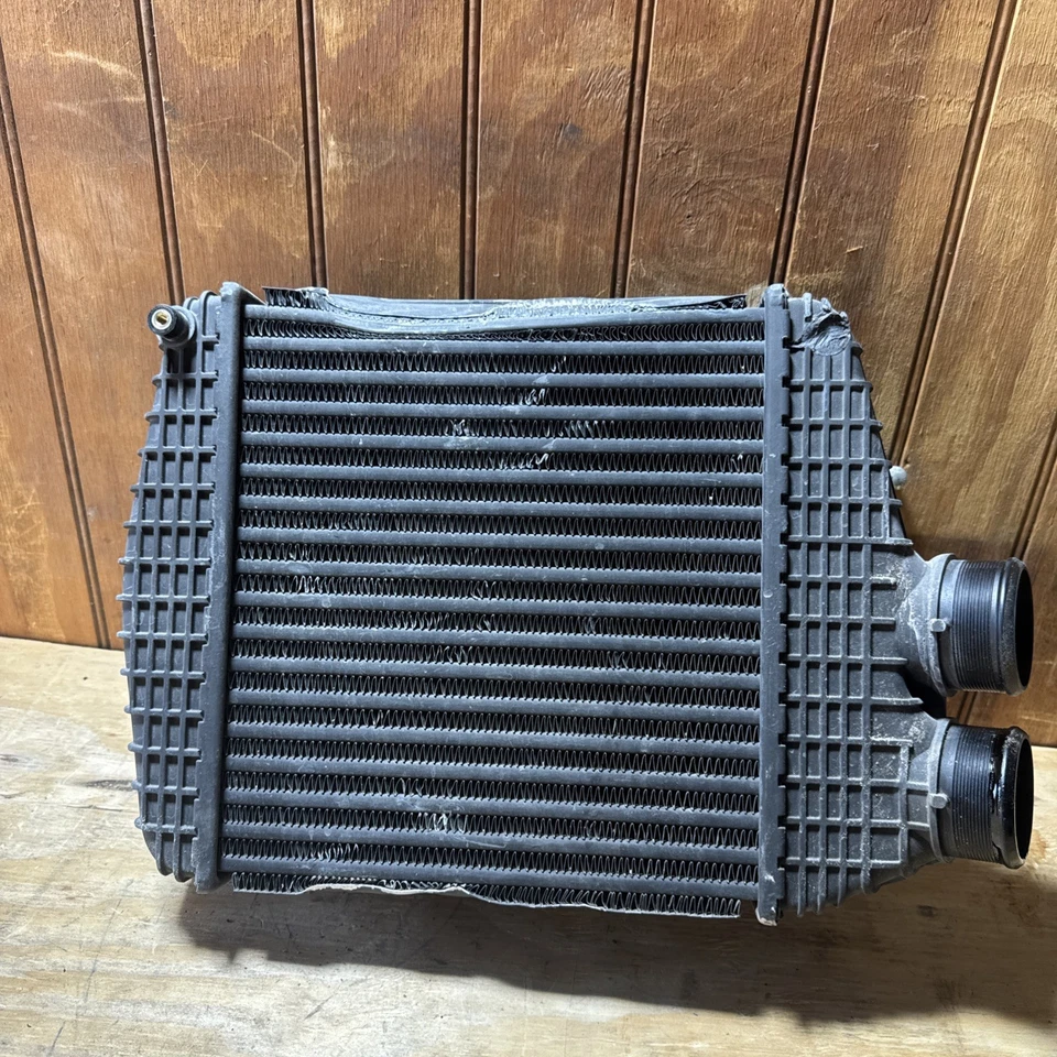 2017 MASERATI GHIBLI 3.0 FRONT LEFT DRIVER SIDE INTERCOOLER ID 16484793 DAMAGED - Image 4 of 4